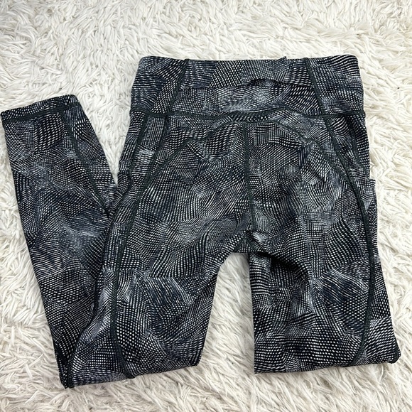 Lululemon Time To Sweat Crop *23" Free Spirit Alpine White Black - Picture 5 of 8